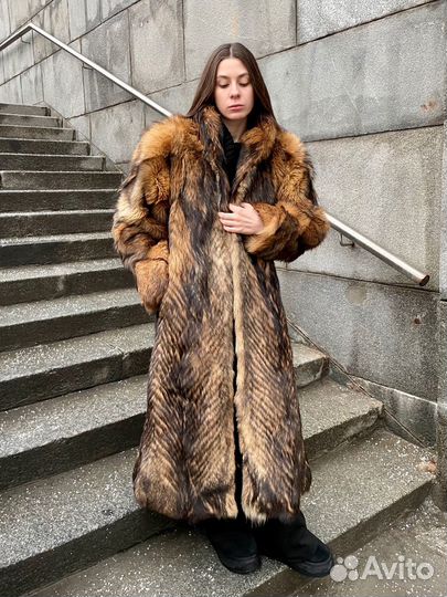 Винтажная шуба из меха волка