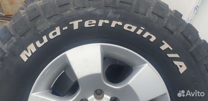 Bfgoodrich Mud-Terrain T/A KM2 255/85 R16