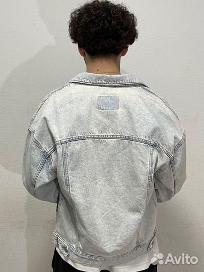 Джинсовая куртка pull bear