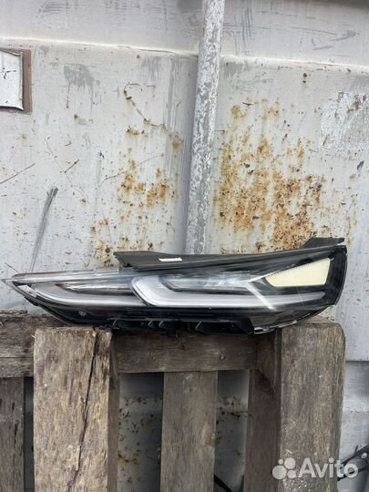 Фара левая Hundai Santa Fe 2019