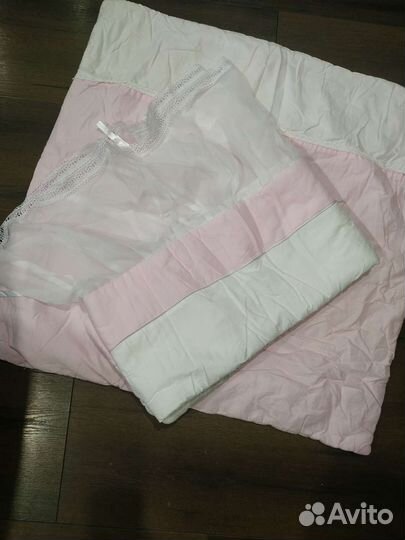 Одеяло и бортик в кроватку