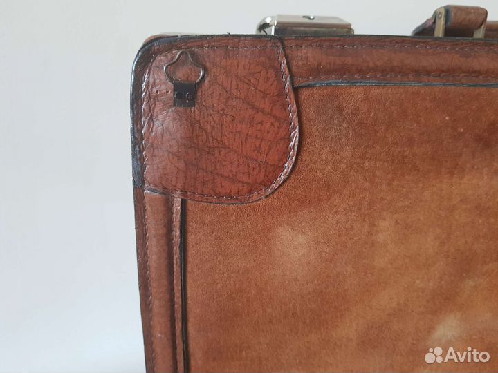 Чемодан полка тумба