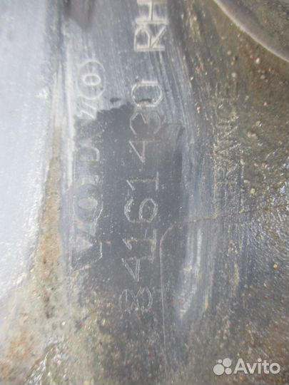 Панель фары правая Volvo 84161430