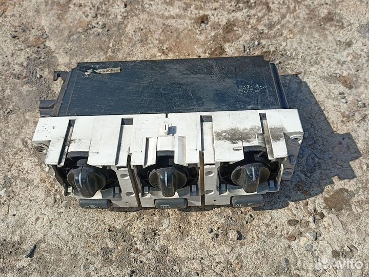 Блок управления климат-контролем Volvo S40