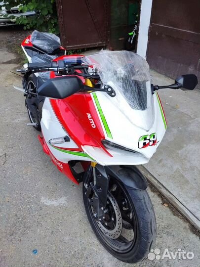 Электромотоцикл Ducati Panigale 8000 w