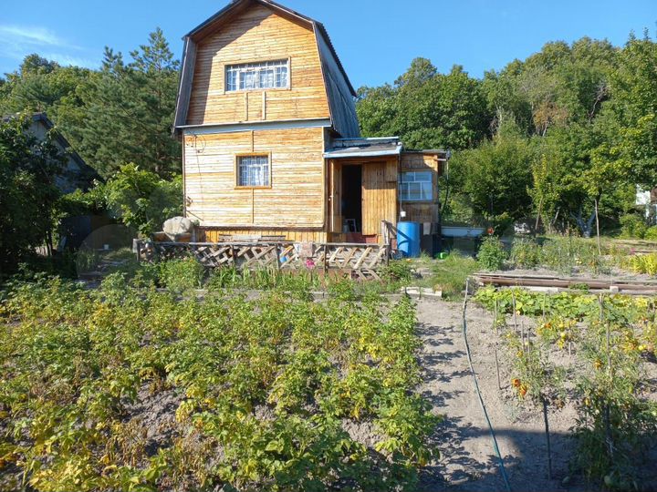 Дача 20 м² на участке 6 сот.