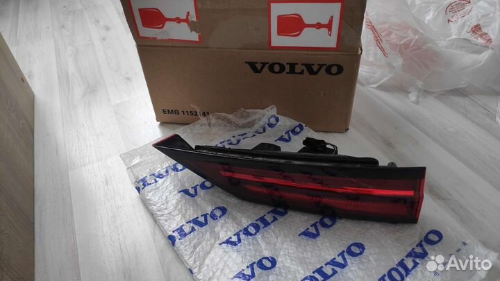 Фонарь задний на крышку багажника volvo v90