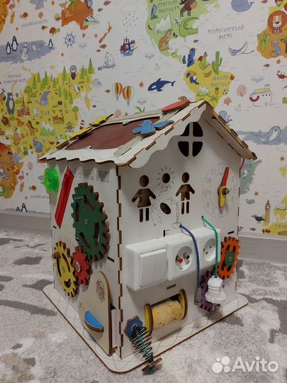 Бизиборд дом со светом