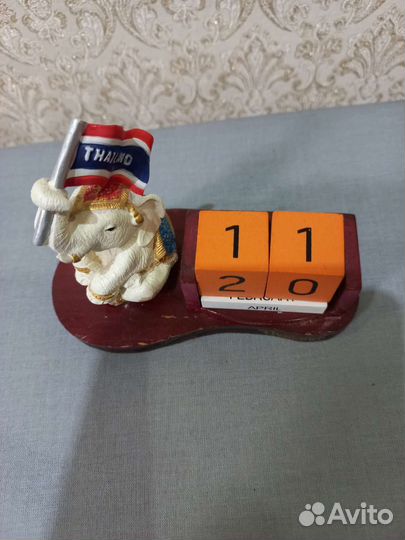 Книга Вечный календарь из Тайланда сувенир