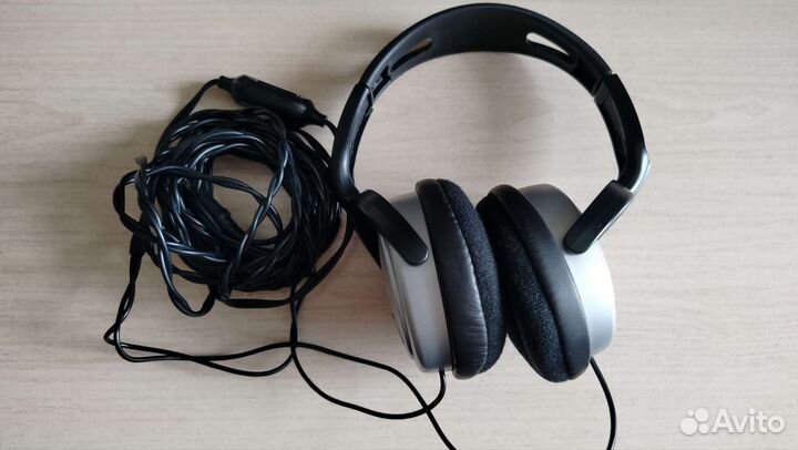 Проводные наушники Philips
