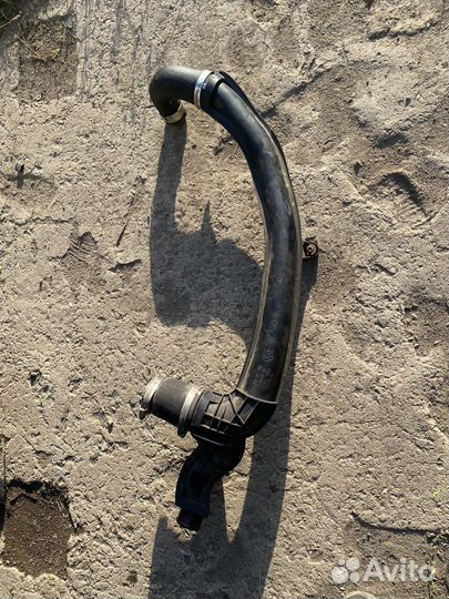 Патрубок наддува воздуха Таурег нф 3.0