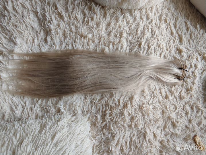 Волосы на заколках блонд