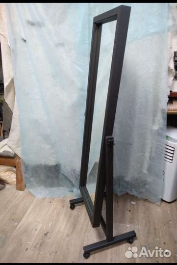 Зеркало на колесиках в полный рост