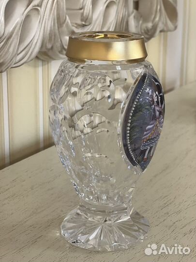 Стекло с эмалевой росписью