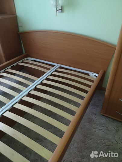Кровать, шкаф, тумба