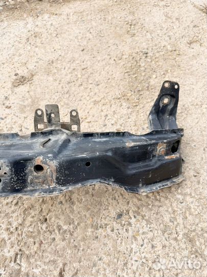 Усилитель переднего бампера бмв х5 е53