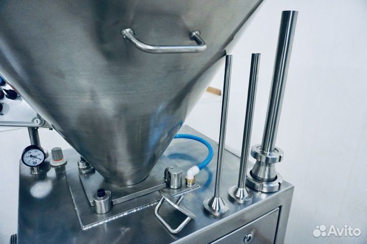 Шприц вакуумный колбасный, дозирующий шнековый