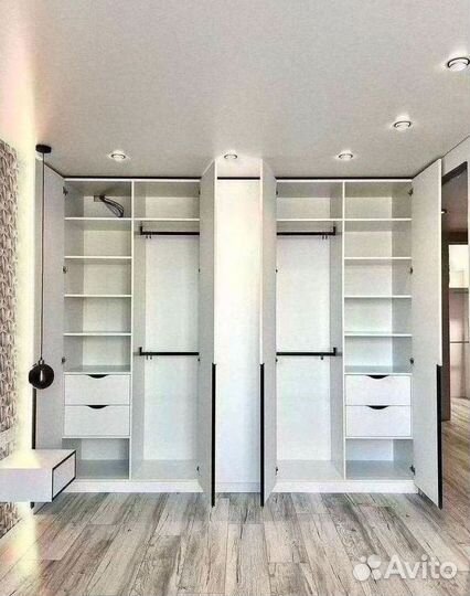 Распашной шкаф