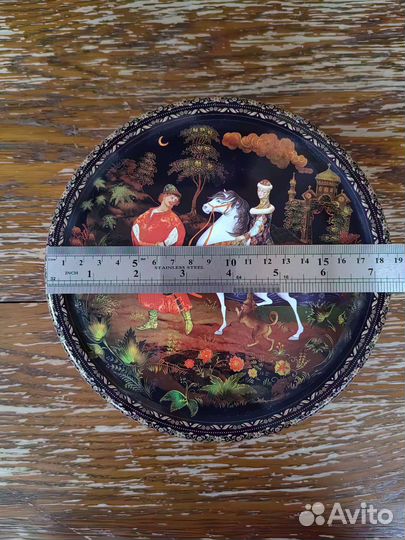 Жестяная коробка. Банка из под чая