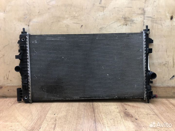 Радиатор основной Opel Insignia 2008-2017 АКПП