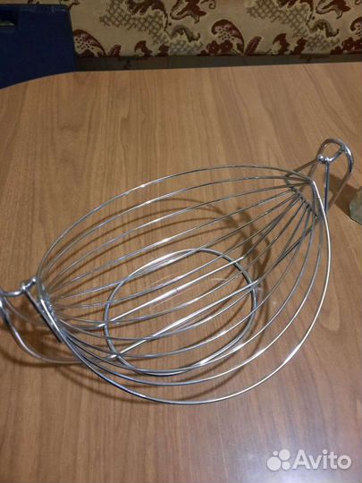 Ваза для фруктов,молочники и др