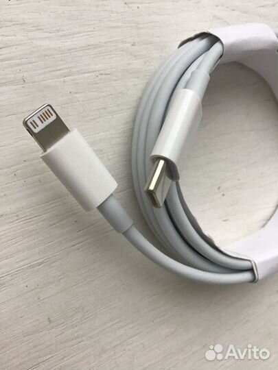 Кабель Apple USB-С Lightning