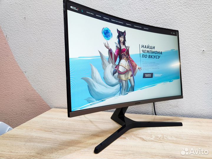 Монитор Samsung 27 изогнутый
