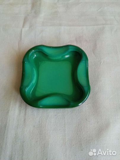 Пепельница из малахитового стекла