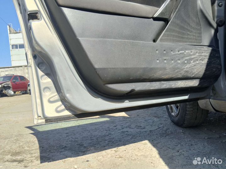 Дверь передняя левая Renault Megane