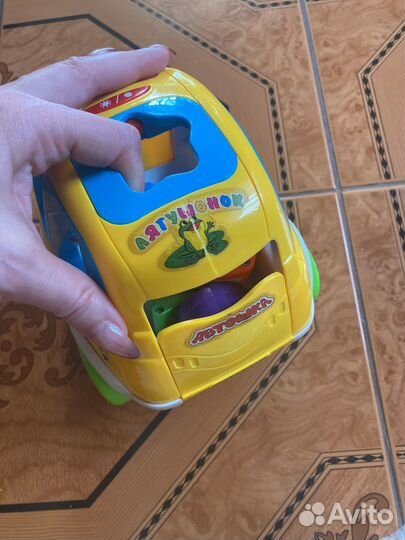 Развивающая игрушка машинка сортер