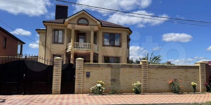 Дом 379 м² на участке 20 сот.