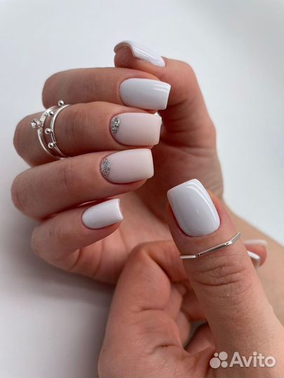 Маникюр с покрытием гель-лаком