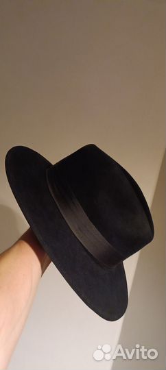 Фетровая шляпа черная