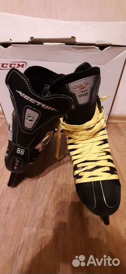 Коньки хоккейные профессиональные CCM