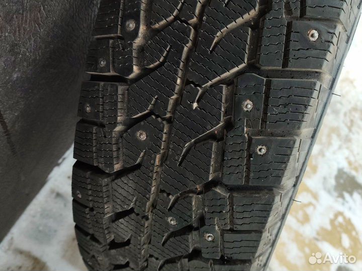 Колесо зимнее шипованное на соболь новое