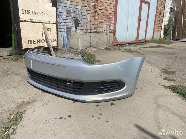 Передний бампер Volkswagen Polo 5