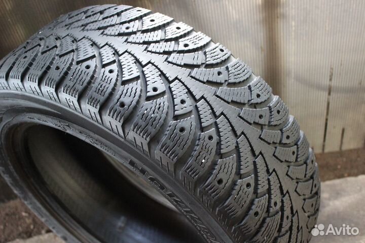 Nokian Hakkapeliitta 4 215/55 R16