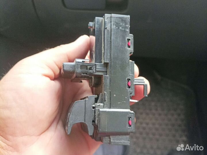 Блок управления стеклоподъёмниками на поло седан