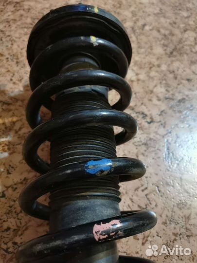 Стойка передняя правая honda accord 7