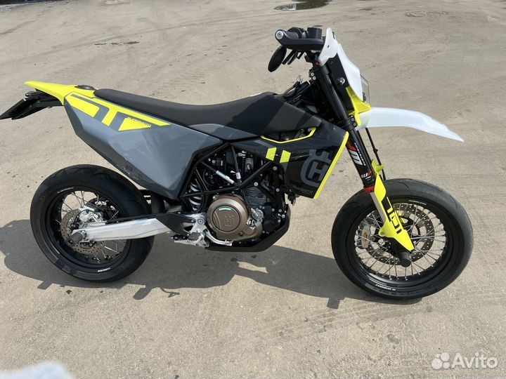 Husqvarna 701 supermoto