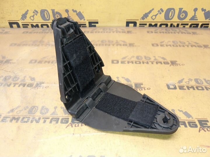 Кронштейн знака аварийной остановк Passat B5 Седан