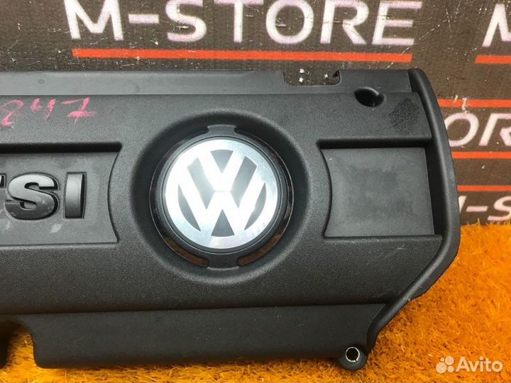 Крышка двигателя Volkswagen Passat B7 caxa 2012