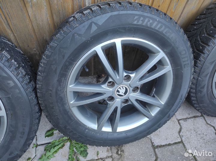 Bridgestone Blizzak Spike-01 195/65 R15 T