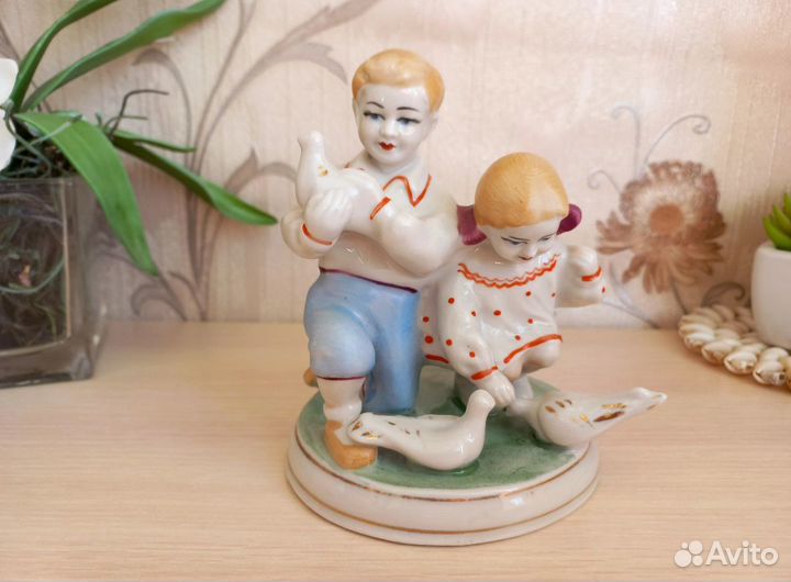 Серия статуэток 