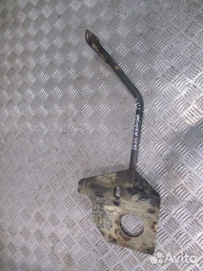 Кронштейн крыла левый MAN 82612435087