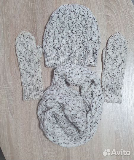 Комплект (шапочка, снуд, варежки) шерсть