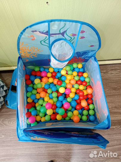 Сухой бассейн с шариками