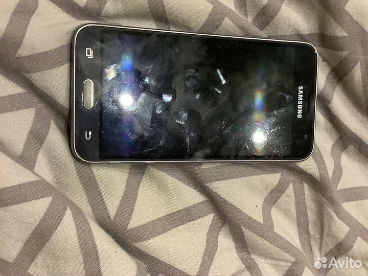 Телефон SamsungJ3 6