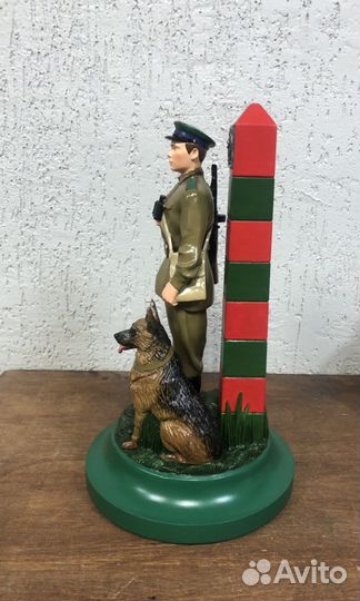 Статуэтка гипс. Пограничник