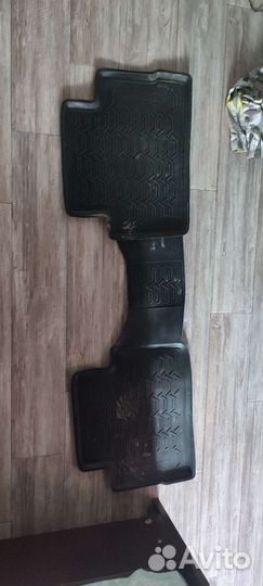 Автомобильные коврики резиновые